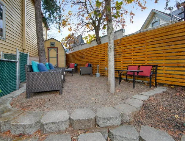 Stratford Inn hotel detail image 3