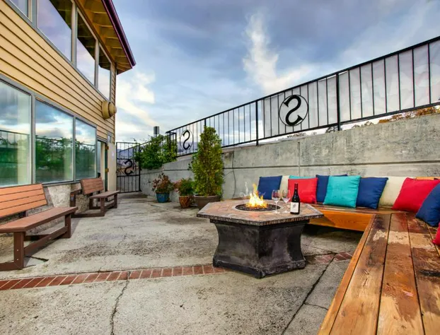 Stratford Inn hotel detail image 4