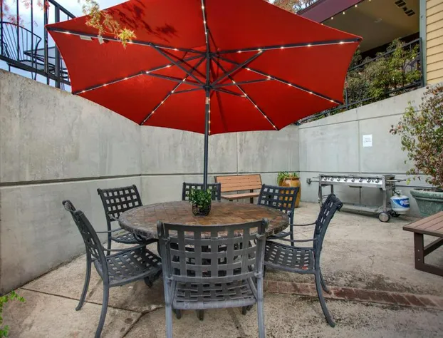 Stratford Inn hotel detail image 1