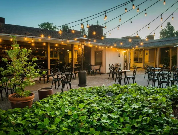 Los Gatos Lodge hotel detail image 3