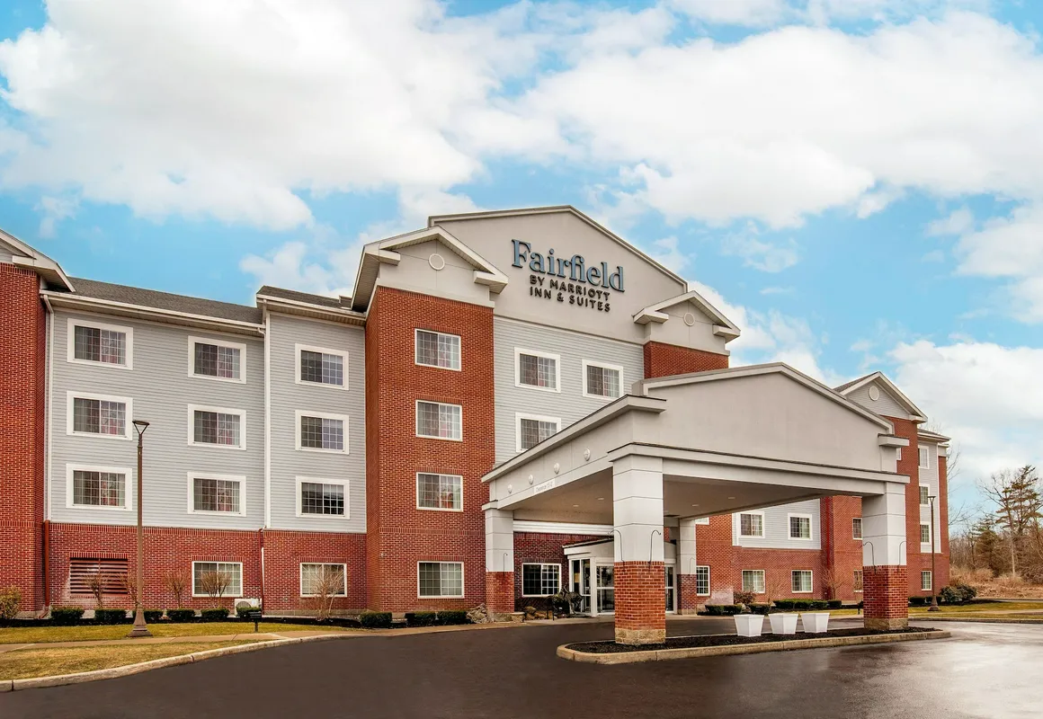 Fairfield Inn & Suites by Marriott Saratoga Malta hotel hero