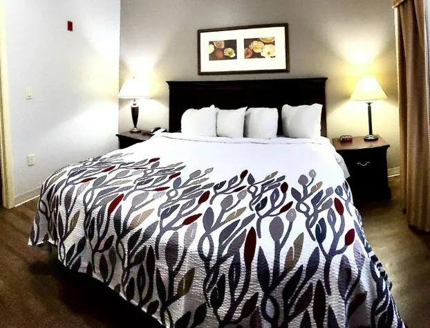 Red Roof Inn & Suites Midland hotel detail image 1