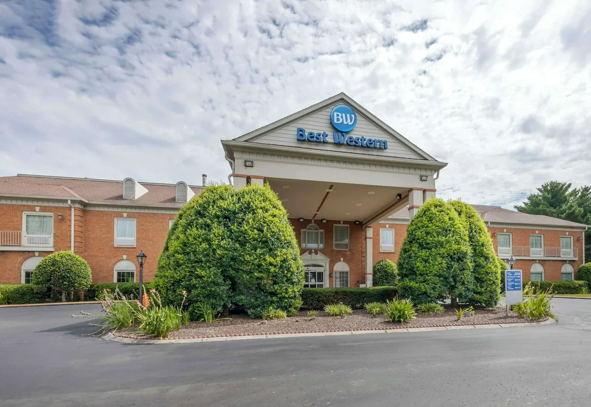 Best Western Spring Hill Inn & Suites hotel hero
