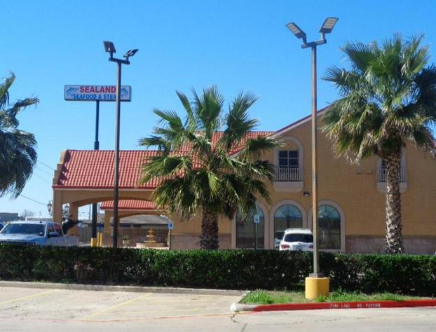 Super 8 by Wyndham Brenham TX hotel detail image 2