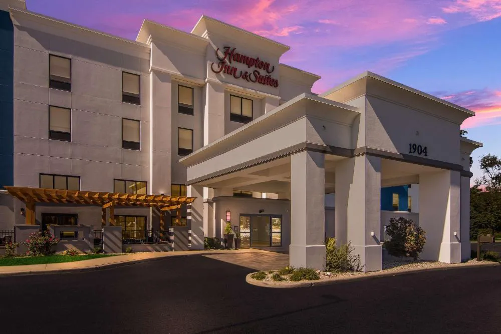 Hampton Inn & Suites Schererville hotel hero