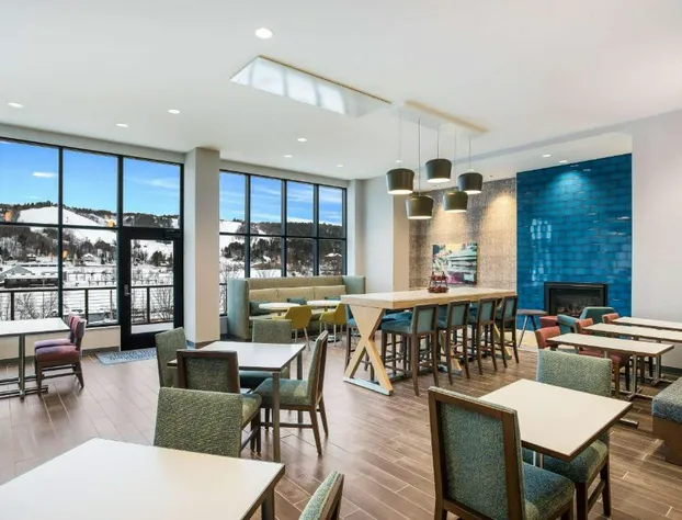 Hampton Inn & Suites Houghton hotel detail image 4