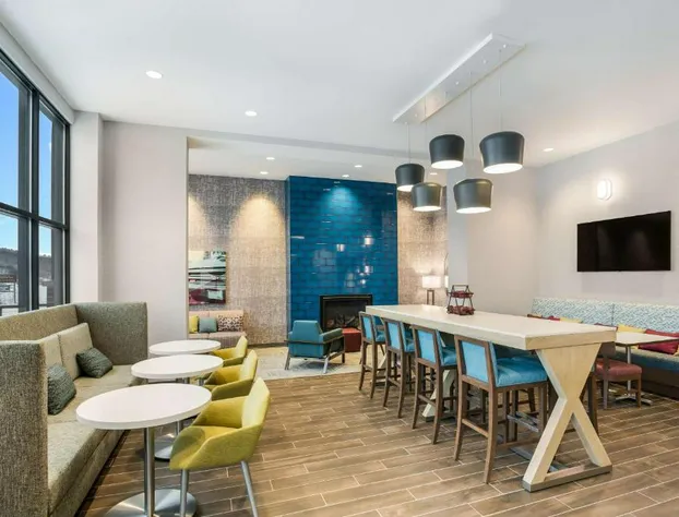 Hampton Inn & Suites Houghton hotel detail image 2