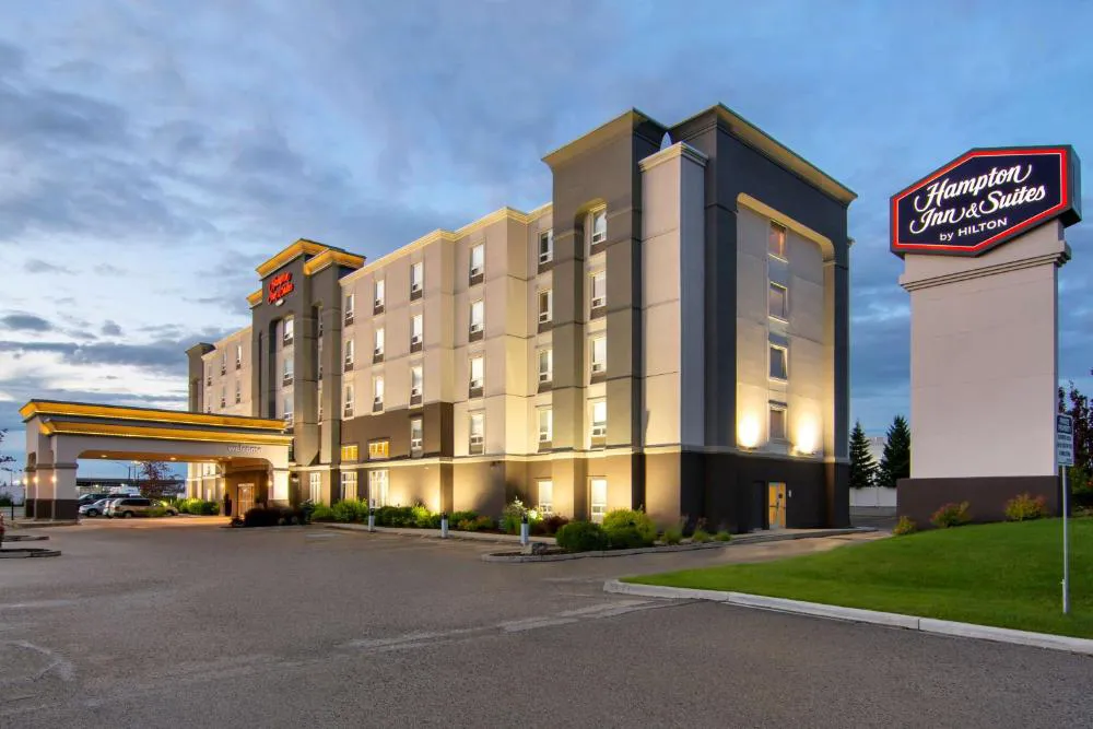 Hampton Inn & Suites by Hilton Edmonton/West hotel hero