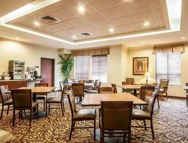 Comfort Inn & Suites McMinnville Wine Country hotel detail image 3