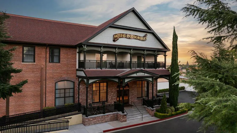 Paso Robles Inn hotel hero