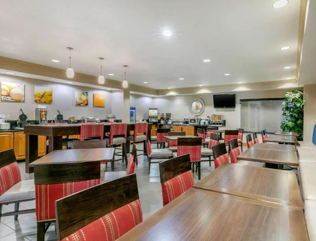 Comfort Suites Hopkinsville near Fort Campbell hotel detail image 2