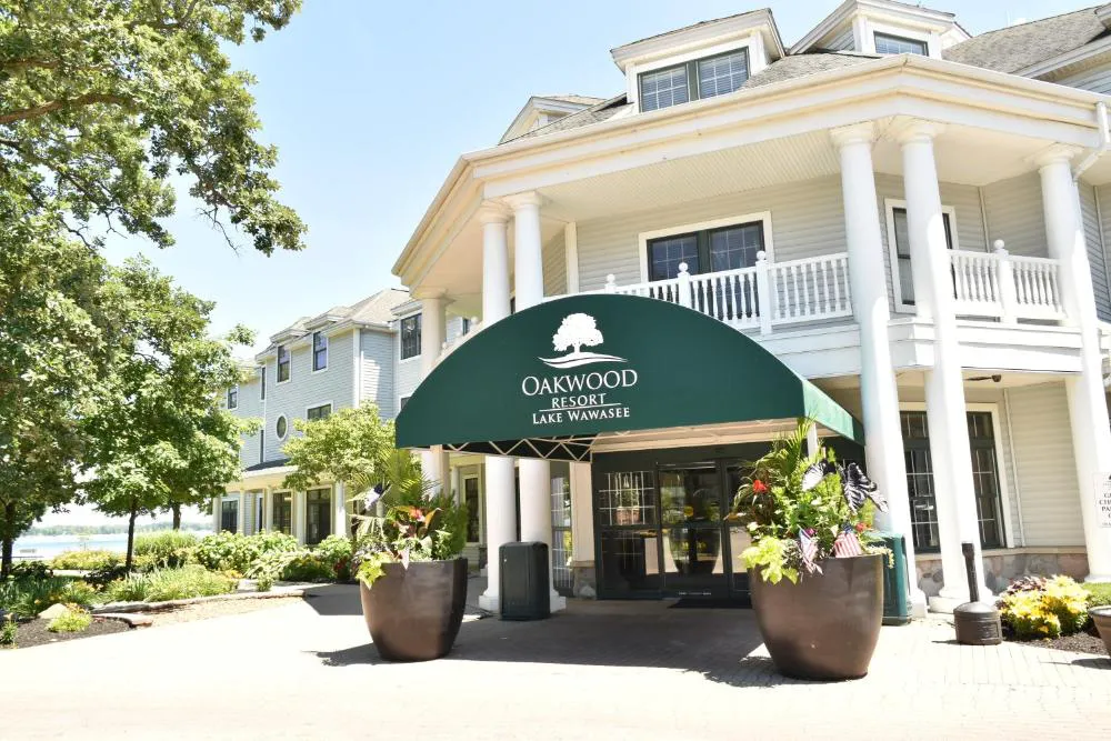 Oakwood Resort hotel hero
