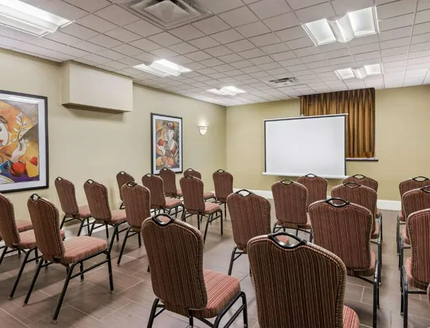 Hampton Inn Danbury hotel detail image 4