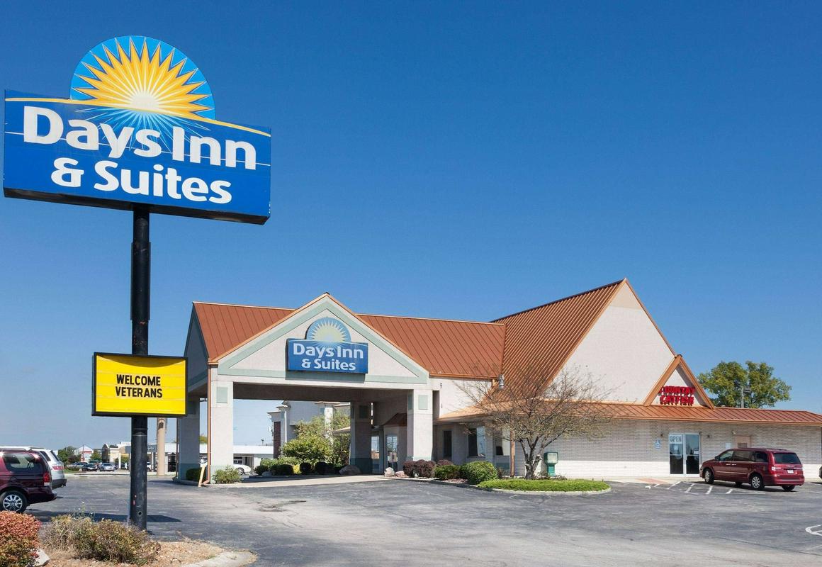Days Inn & Suites by Wyndham Kokomo hotel hero