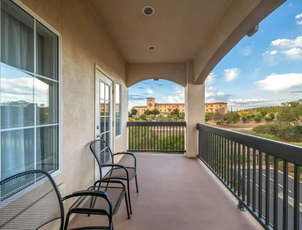 La Quinta Inn & Suites by Wyndham Paso Robles hotel detail image 2