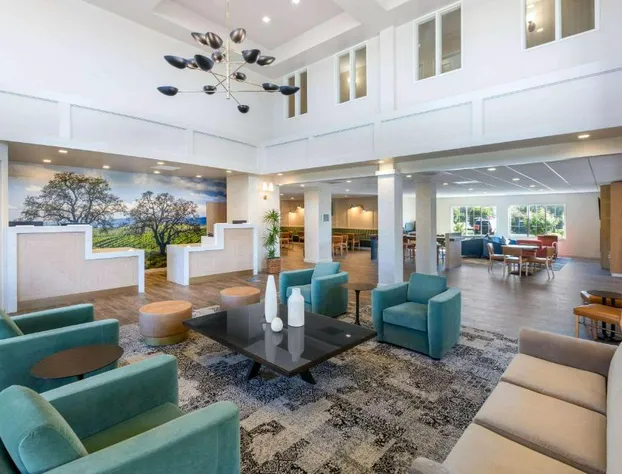 La Quinta Inn & Suites by Wyndham Paso Robles hotel detail image 3