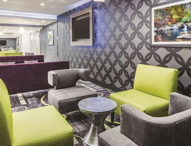 La Quinta Inn & Suites by Wyndham Milledgeville hotel detail image 4