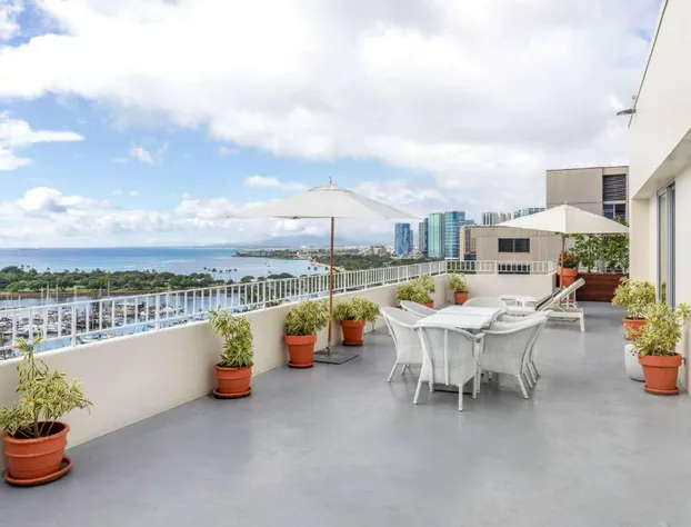 Hilton Vacation Club The Modern Honolulu hotel detail image 3