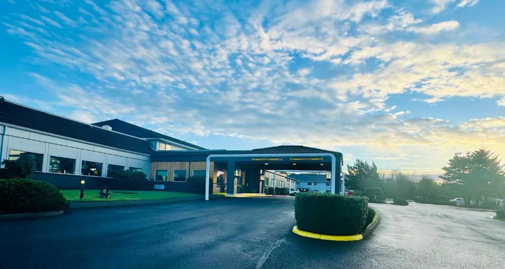 The Tillamook Inn hotel hero