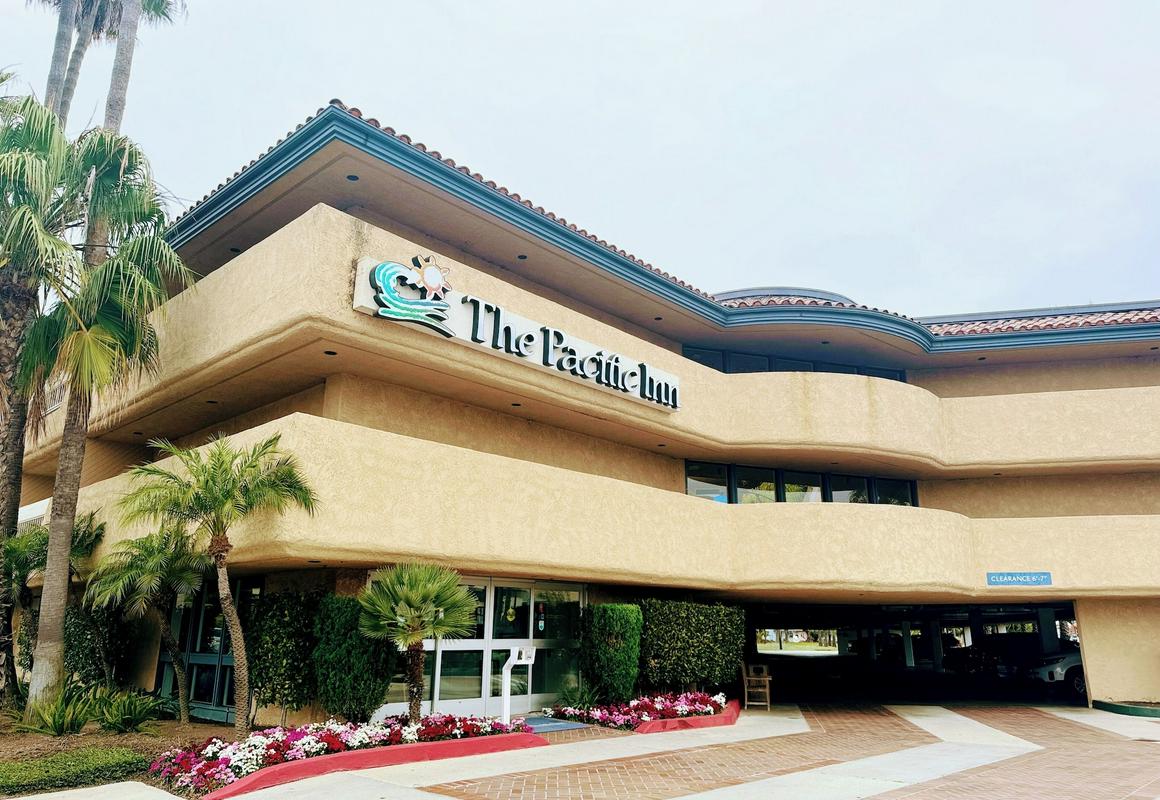 The Pacific Inn hotel hero