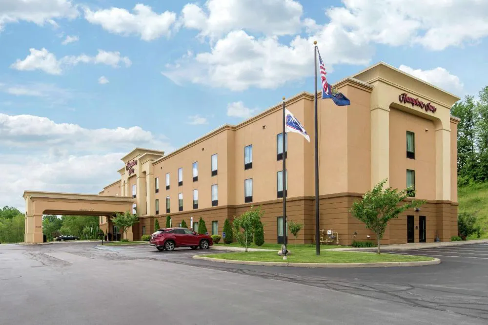 Hampton Inn Meadville hotel hero