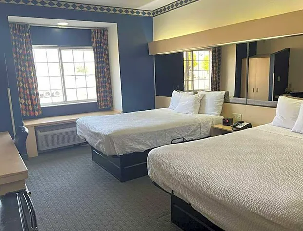 Days Inn & Suites by Wyndham Hutchinson hotel detail image 2