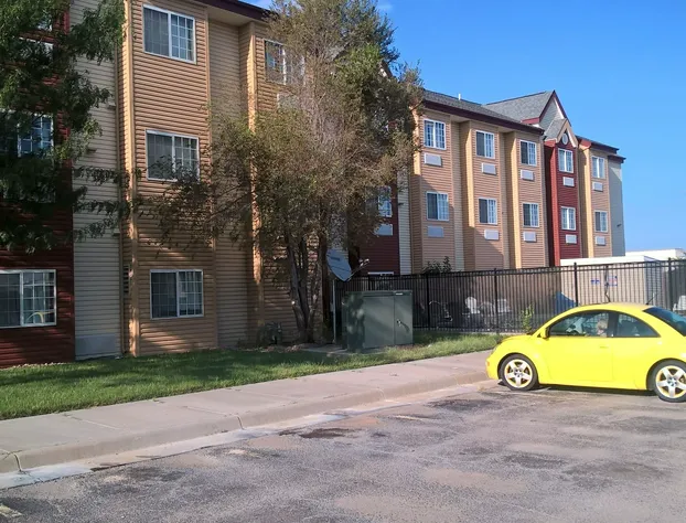 Days Inn & Suites by Wyndham Hutchinson hotel detail image 1