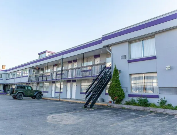 Knights Inn North Bay hotel detail image 4