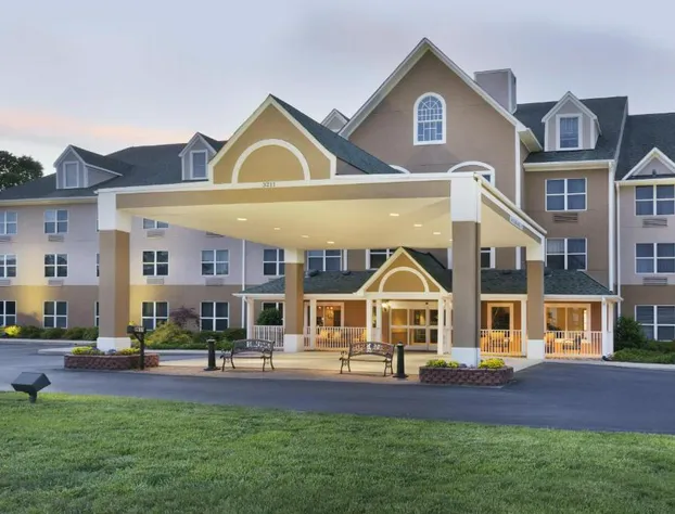 Country Inn & Suites by Radisson, Burlington (Elon), NC hotel detail image 1