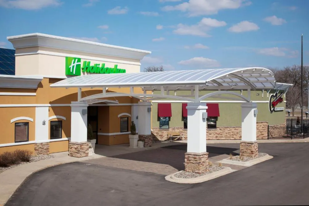 DoubleTree by Hilton Austin, MN hotel hero