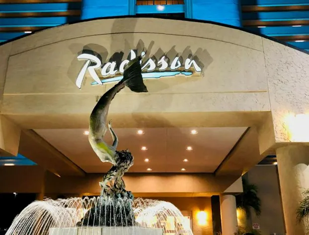 Radisson Suite Hotel Oceanfront hotel detail image 4