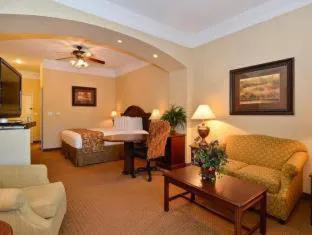 Best Western Plus Monica Royale Inn & Suites hotel detail image 3