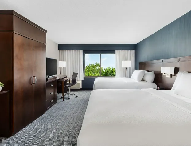 Courtyard by Marriott Manchester - Boston Regional Airport hotel detail image 4