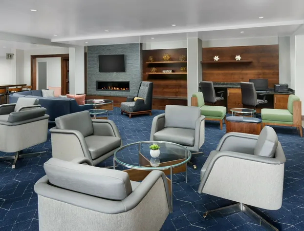 Courtyard by Marriott Manchester - Boston Regional Airport hotel detail image 3