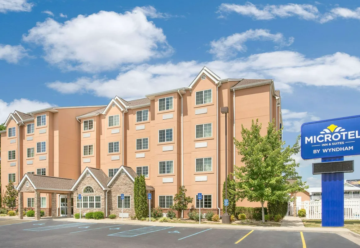 Microtel Inn & Suites by Wyndham Tuscumbia/Muscle Shoals hotel hero