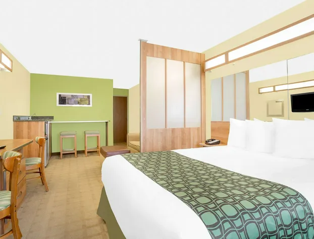 Microtel Inn & Suites by Wyndham Tuscumbia/Muscle Shoals hotel detail image 2