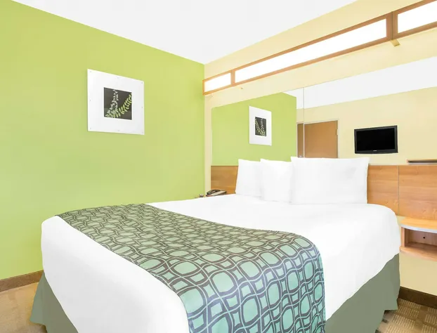 Microtel Inn & Suites by Wyndham Tuscumbia/Muscle Shoals hotel detail image 4