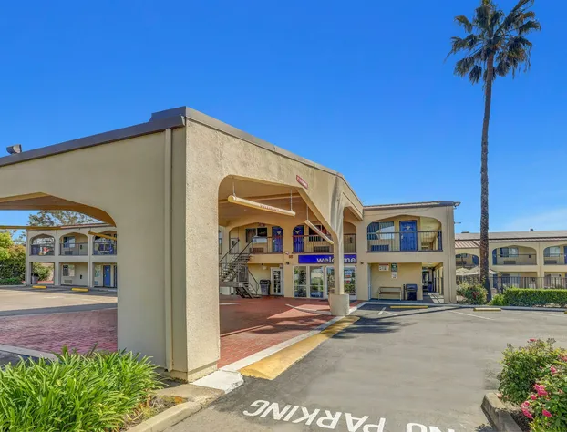 Motel 6 Lodi, CA hotel detail image 1