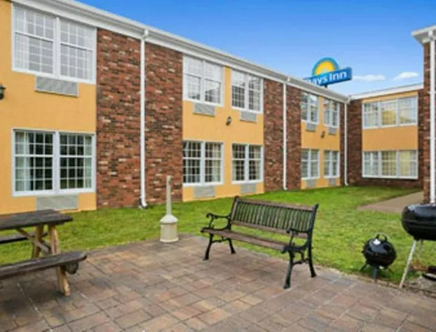Days Inn by Wyndham Madisonville hotel detail image 1