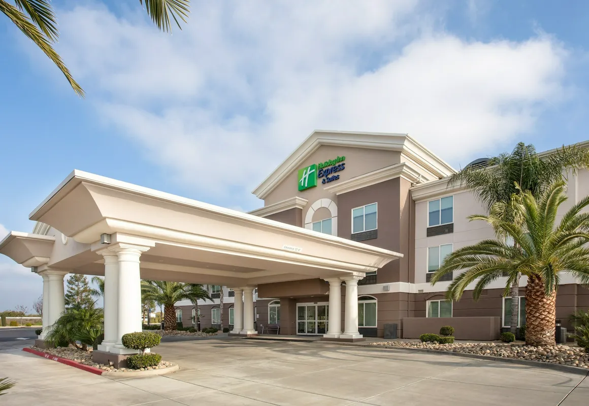 Holiday Inn Express & Suites Chowchilla - Yosemite Park Area by IHG hotel hero