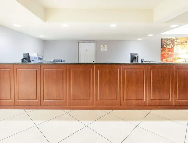 Super 8 by Wyndham Monroe West hotel detail image 2