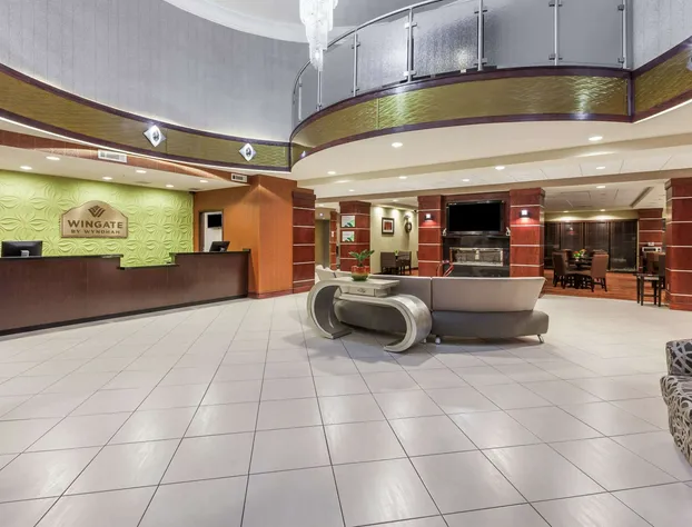 La Quinta Inn & Suites by Wyndham Tulsa Midtown hotel detail image 2