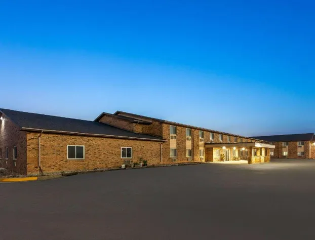 Baymont by Wyndham Manistee hotel detail image 1