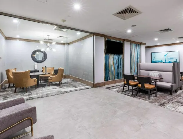 DoubleTree by Hilton Tulsa - Warren Place hotel detail image 2