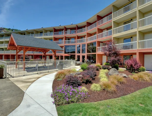 The Lodge at Roseburg hotel detail image 1