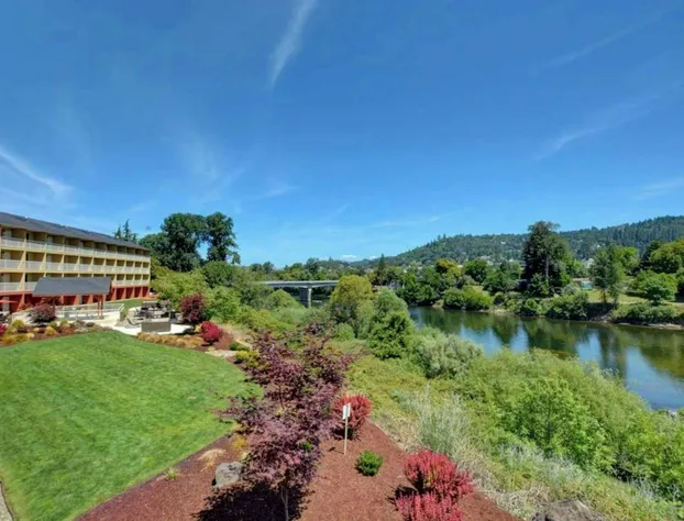 The Lodge at Roseburg hotel detail image 3
