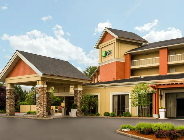 Holiday Inn Express Roseburg by IHG hotel detail image 1