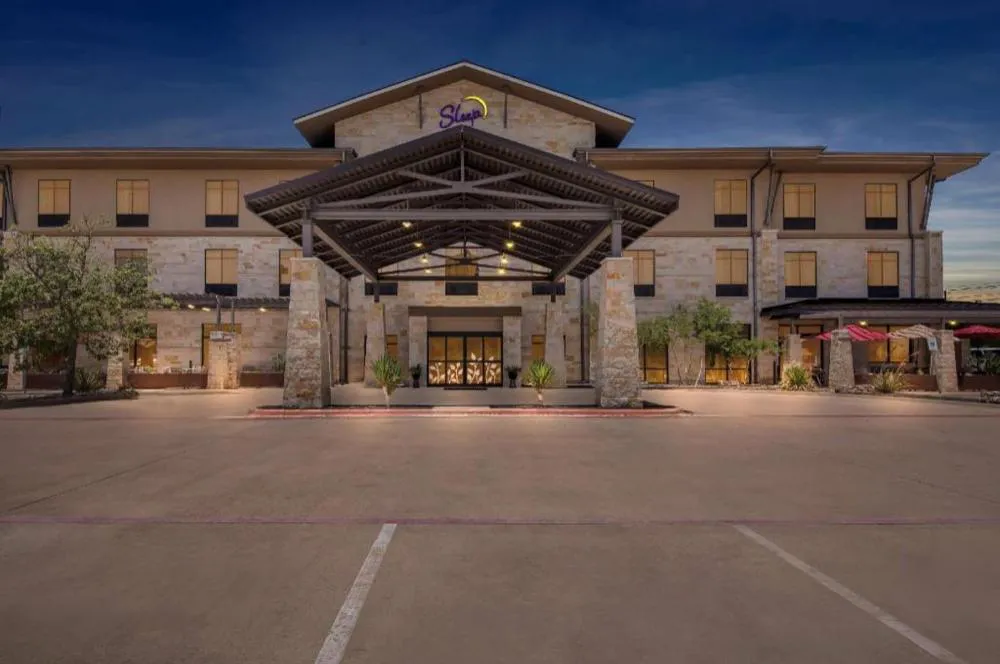 Sleep Inn & Suites hotel hero