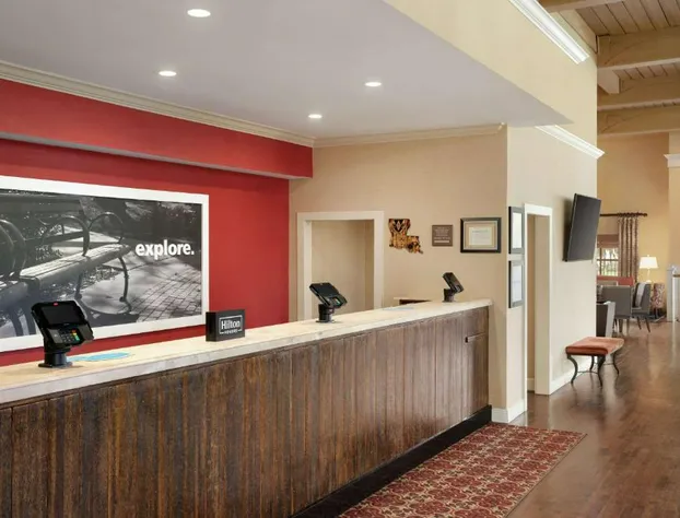 Hampton Inn & Suites New Orleans Convention Center hotel detail image 2