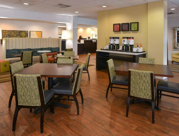 Hampton Inn Carbondale hotel detail image 2